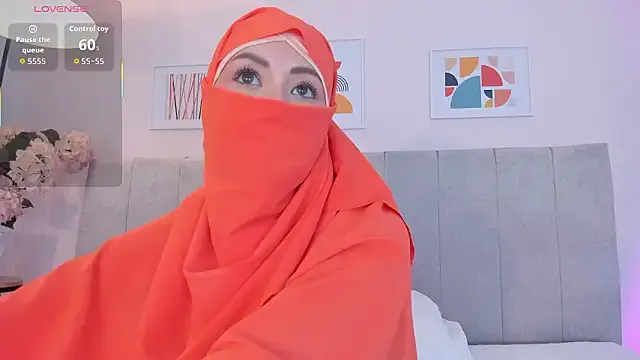 fatiima_ — Shake ass with clothes