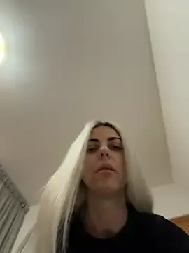 feliciafelon — Resto senza mutande per 30 minuti