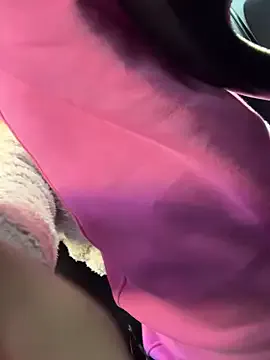 GoldenPussy1329 on StripChat