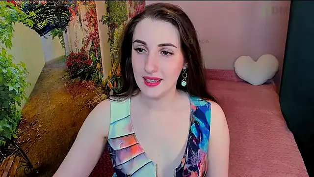 I-JUST-I — rubbing boobs with cream