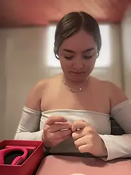 imlindapink on StripChat