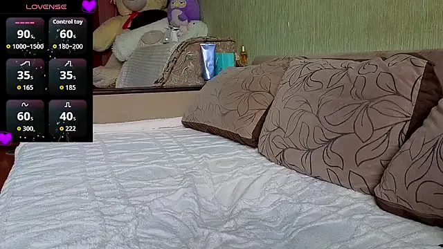 Irishka_bikini — naked and play with pussy