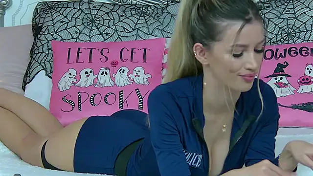 IvySamek on StripChat