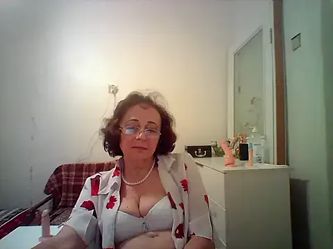 Julia54391 — Private on StripChat