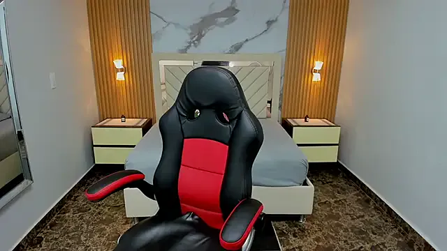 KAROLLJONES1 on StripChat