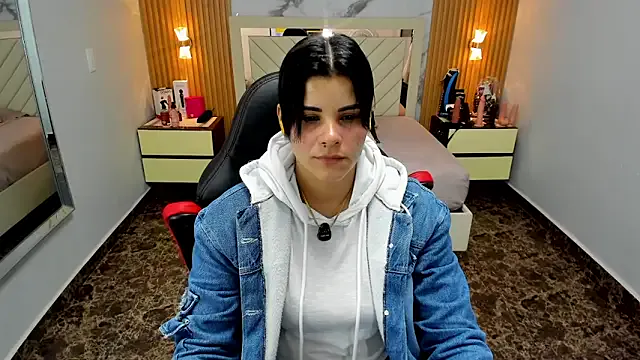 KAROLLJONES1 on StripChat