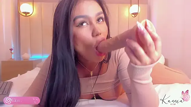 kassia_kim — Suck fingers moaning
