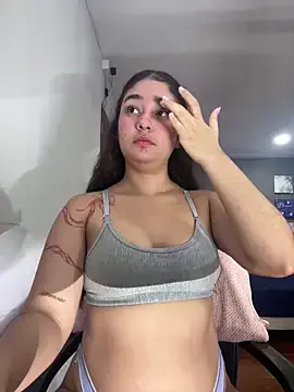 lana_rousse01 — Show breasts on the balcony