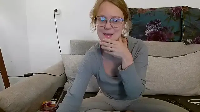 little-leni on StripChat 