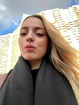 LoraaDoll — TIGHT CAMELTOE CLOSE UP PUBLIC