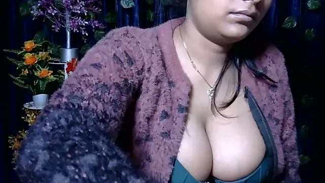 Lucky_Flora on StripChat