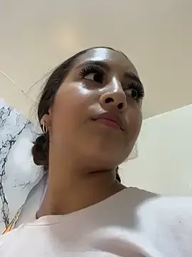 Luna_star3 on StripChat