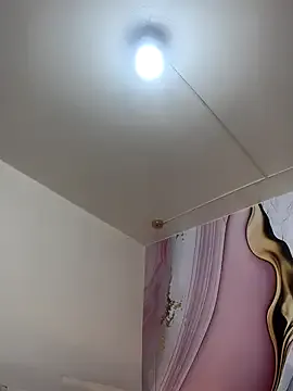 Luna_star3 on StripChat