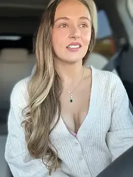 lunagirl13 on StripChat