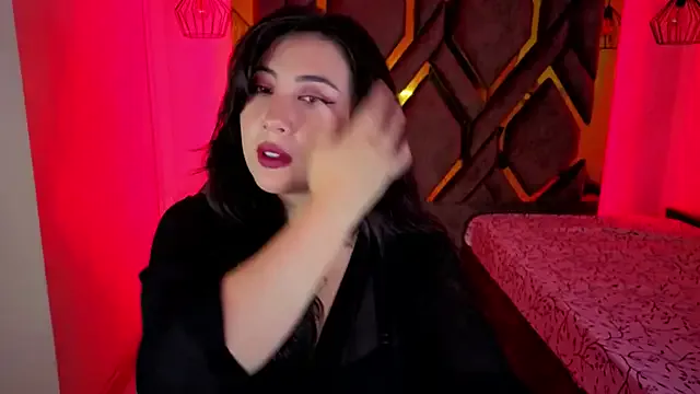 Luvienne — Freechat on StripChat