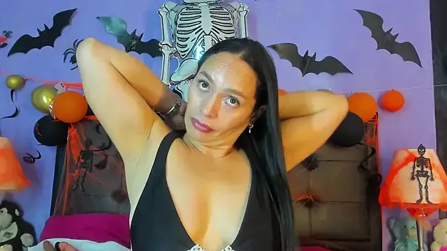 MaduraLuciana — daddy fucks his stepmom please