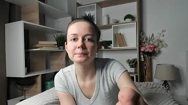 MalvinaTrafford — Make my tits shiny with oil