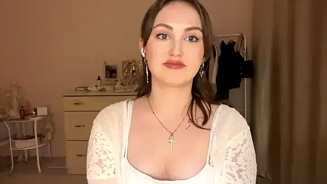 MarcieRendleman — hard squeeze my boobies first time clos