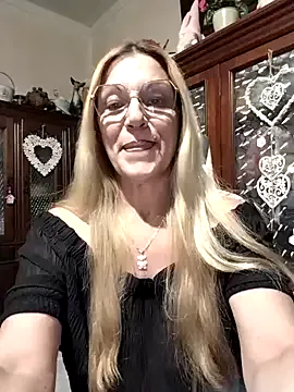 Melmamalhuda@xh on StripChat 