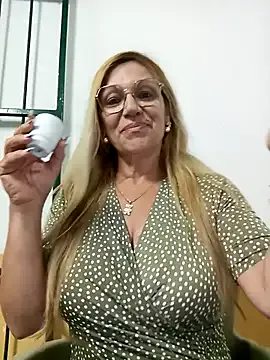 Melmamalhuda@xh on StripChat 