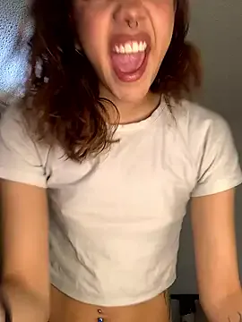 MiaaCute- on StripChat