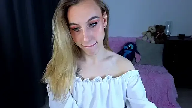 MiraBella10 — cum in front of everyone