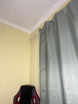 MiyaXo2 on StripChat