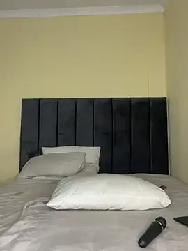 MiyaXo2 on StripChat