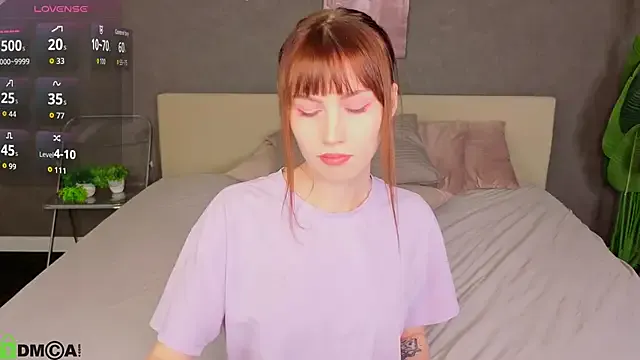 Mollly_Rouge on StripChat