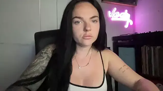 NancyWoodUK on StripChat 