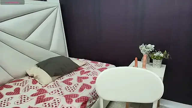 paula_zambrano7 — Striptease, full naked 2 songs 