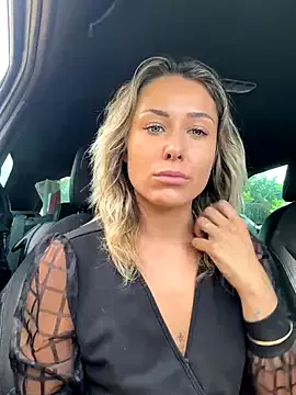 petrouchkaaa_ — TOPLESS