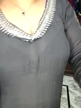 Freechat PRIYA_22 on StripChat