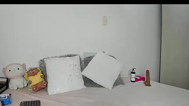 Salome_208 on StripChat