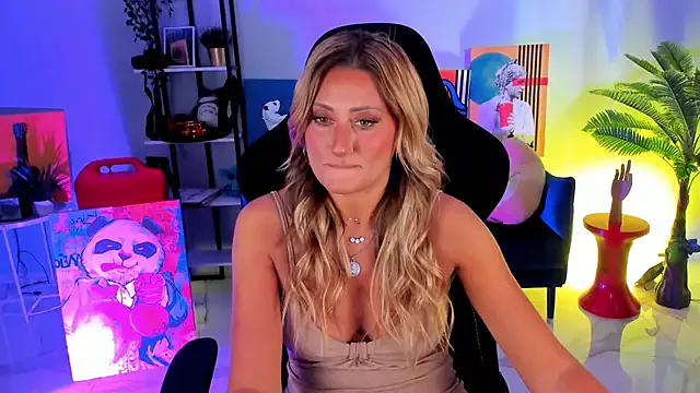 SarahAlluring on StripChat 