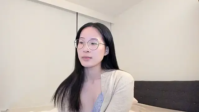 secretgirlfriendxo — peak a boobs