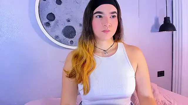 Shanntal_ on StripChat