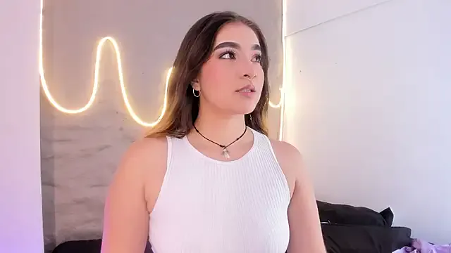 Shanntal_ on StripChat