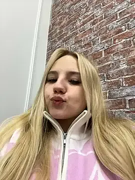 Sky_Cutie — Freechat on StripChat