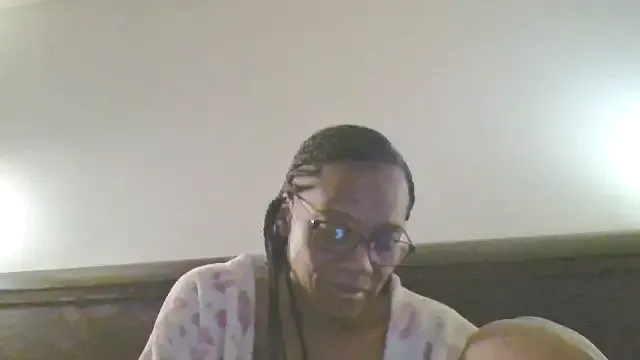 Freechat SweetCandy85 on StripChat