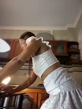 TahliaWayne — TWERKING NO PANTY 