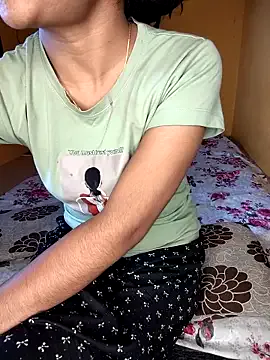 Telugu-Rowdy-pilla — Saree wear in live