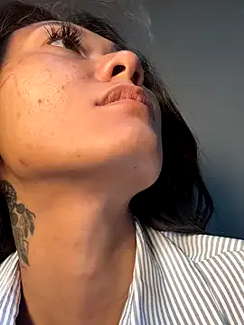 thai-dreamgirl on StripChat