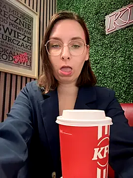 The_Snowwhitee — Moand andSquirt  in McDonaldLastTipVid