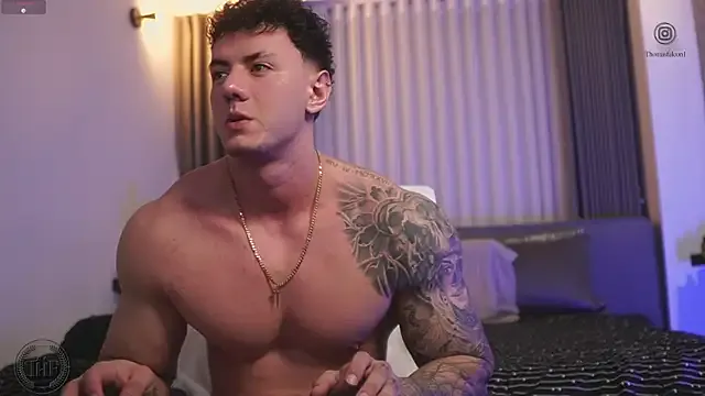 Thomas_Falcon — naked and flex