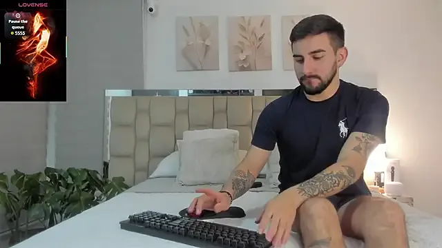 Vanessa_and_liam — make the queen happy