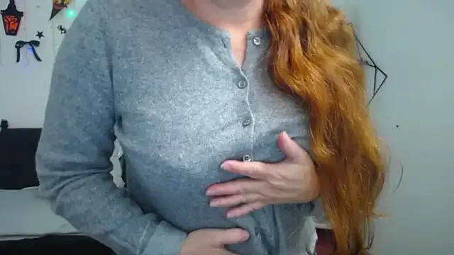 VanessaHotts — on a pink dildo