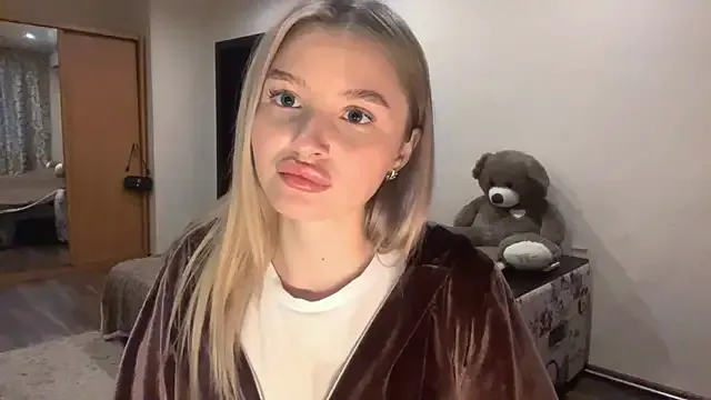 VictoriaMystery — Lower my pants to show my booty