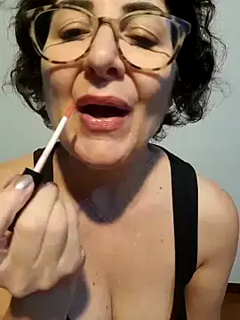 Viola8p — Volete vedere le mutandine?