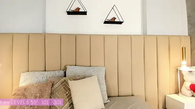 Zoee_monroe on StripChat